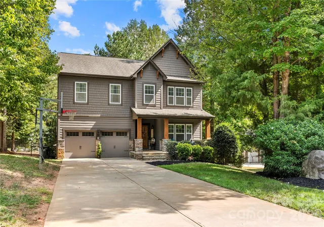 Photo 1 of Single family home for sale at 1324 Huntcliff Dr, Waxhaw, NC 28173 | MLS# 4428016 | Listing updated on 2026-10-07