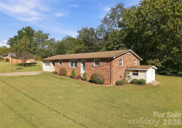 Photo 3 of Single family home for sale at 129 Automotive Ln, Hickory, NC 28601 | MLS# 4428027 | Listing updated on 2026-10-05