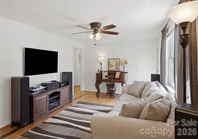 Photo 4 of Single family home for sale at 129 Automotive Ln, Hickory, NC 28601 | MLS# 4428027 | Listing updated on 2026-10-05