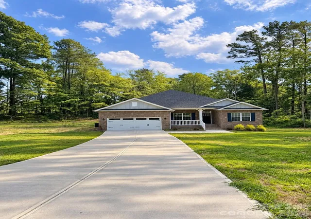Photo 1 of Single family home for sale at 2913 Waterford Ln #34, Albemarle, NC 28001 | MLS# 4428039 | Listing updated on 2026-10-04