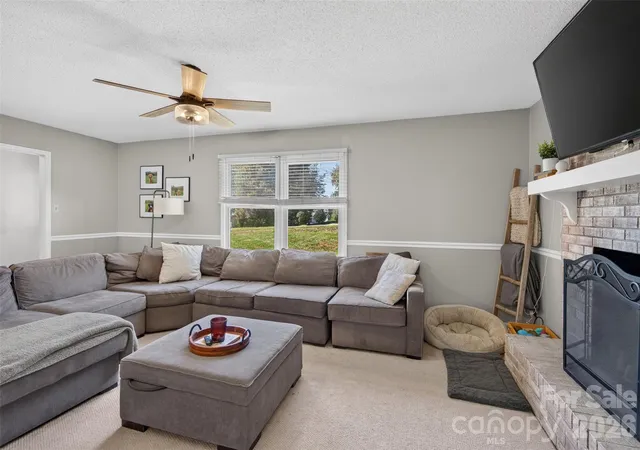 Photo 4 of Single family home for sale at 120 Regal Cir, Mooresville, NC 28117 | MLS# 4428050 | Listing updated on 2026-09-30