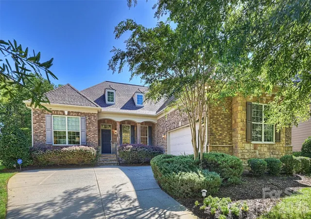 Photo 1 of Sale Pending at 7325 Edenbridge Ln, Charlotte, NC 28226 | MLS# 4428053 | Listing updated on 2026-10-07