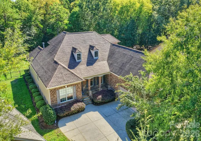 Photo 2 of Sale Pending at 7325 Edenbridge Ln, Charlotte, NC 28226 | MLS# 4428053 | Listing updated on 2026-10-07