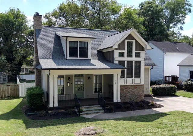 Photo 2 of Single family home for sale at 204 Martin St, Charlotte, NC 28216 | MLS# 4428060 | Listing updated on 2026-09-24