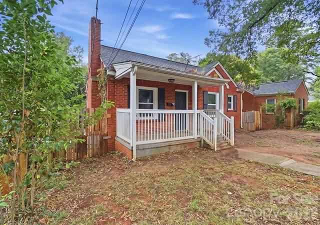 Photo 2 of Single family home for sale at 3129 Mathis Dr, Charlotte, NC 28208 | MLS# 4428061 | Listing updated on 2026-09-26