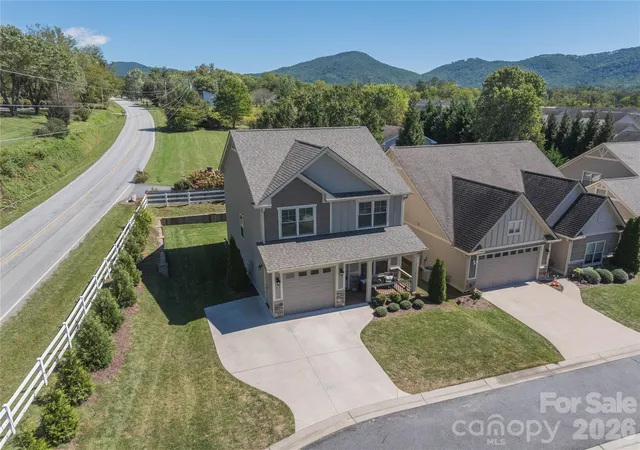 Photo 2 of Single family home for sale at 31 Burlington Ln, Fletcher, NC 28732 | MLS# 4428063 | Listing updated on 2026-09-29