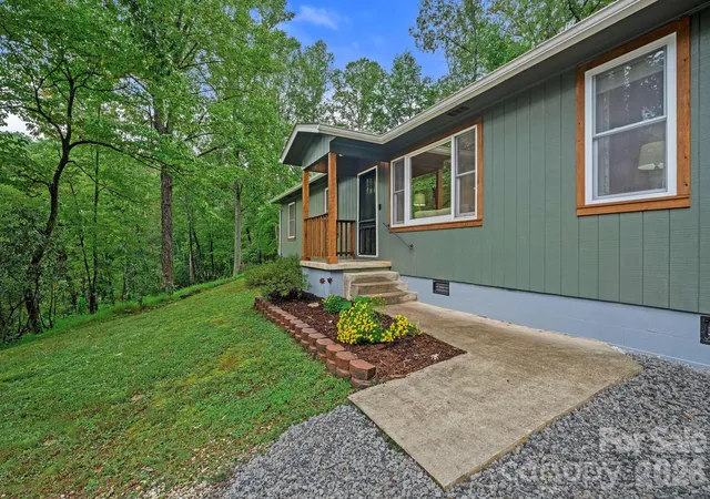 Photo 3 of Single family home for sale at 3048 Pine Cvs Rd, Old Fort, NC 28762 | MLS# 4428066 | Listing updated on 2026-10-04
