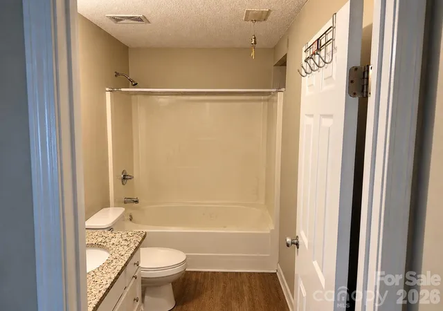 Photo 3 of Single family home for sale at 3513 Joel Turner Dr, Charlotte, NC 28216 | MLS# 4428071 | Listing updated on 2026-10-05