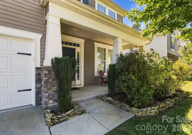 Photo 3 of Sale Pending at 4214 Lawrence Daniel Dr, Matthews, NC 28104 | MLS# 4428072 | Listing updated on 2026-10-08