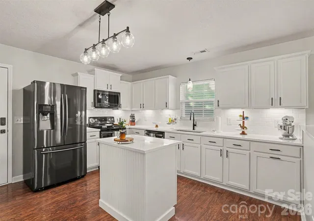 Photo 3 of Single family home for sale at 7539 Lady Liberty Ln, Charlotte, NC 28217 | MLS# 4428073 | Listing updated on 2026-10-03