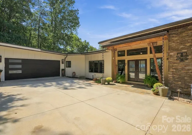 Photo 1 of Single family home for sale at 1133 Altamont Rd, Greenville, SC 29609 | MLS# 4428083 | Listing updated on 2026-09-25