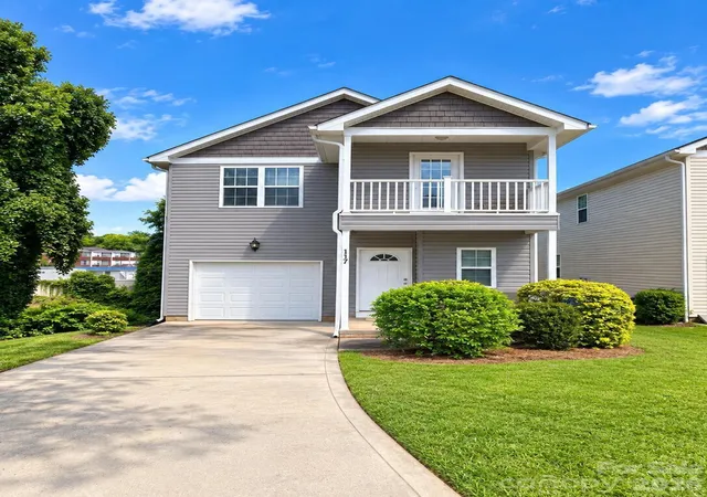 Single family home for sale at 117 Lookout Point Pl, Mooresville, NC 28115 | MLS# 4428092