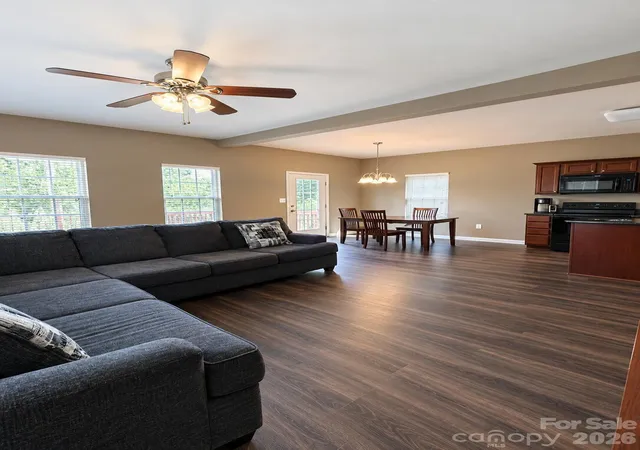 Photo 3 of Single family home for sale at 117 Lookout Point Pl, Mooresville, NC 28115 | MLS# 4428092 | Listing updated on 2026-09-24