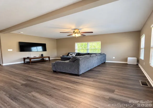 Photo 3 of Single family home for sale at 117 Lookout Point Pl, Mooresville, NC 28115 | MLS# 4428092 | Listing updated on 2026-09-24