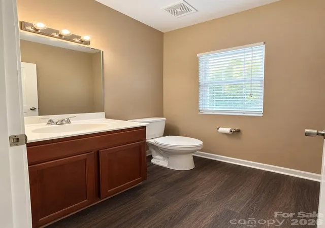 Photo 4 of Single family home for sale at 117 Lookout Point Pl, Mooresville, NC 28115 | MLS# 4428092 | Listing updated on 2026-09-24