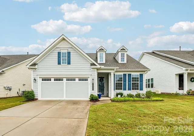 Photo 2 of Single family home for sale at 10400 Superb Ln, Charlotte, NC 28215 | MLS# 4428108 | Listing updated on 2026-10-06