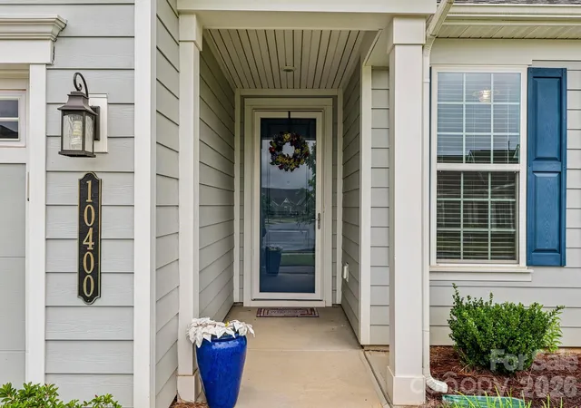 Photo 3 of Single family home for sale at 10400 Superb Ln, Charlotte, NC 28215 | MLS# 4428108 | Listing updated on 2026-10-06