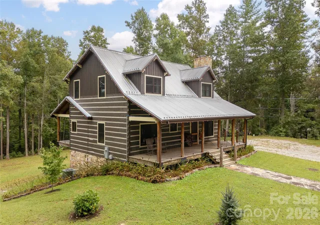 Single family home for sale at 10 Black Bear Dr, Hendersonville, NC 28792 | MLS# 4428110