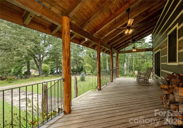 Photo 3 of Single family home for sale at 10 Black Bear Dr, Hendersonville, NC 28792 | MLS# 4428110 | Listing updated on 2026-09-27