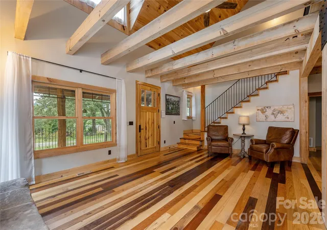 Photo 4 of Single family home for sale at 10 Black Bear Dr, Hendersonville, NC 28792 | MLS# 4428110 | Listing updated on 2026-09-27