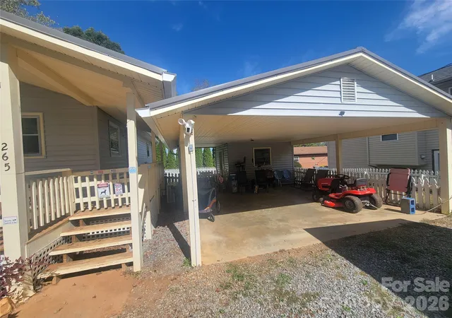Photo 1 of Single family home for sale at 265 Midland Dr, Waynesville, NC 28785 | MLS# 4428113 | Listing updated on 2026-10-07