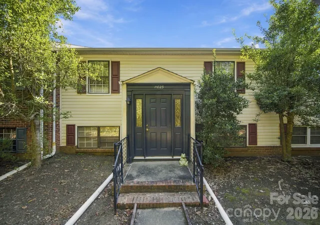 Photo 4 of Condo for sale at 11023 Hunter Trl Ln, Charlotte, NC 28226 | MLS# 4428129 | Listing updated on 2026-09-26