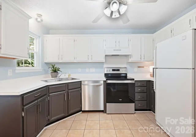 Photo 3 of Single family home for sale at 1629 Sugar Holw Dr, Charlotte, NC 28214 | MLS# 4428143 | Listing updated on 2026-10-01