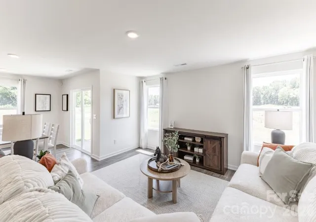 Photo 4 of Single family home for sale at 509 Sundown Dr, Spartanburg, SC 29302 | MLS# 4428161 | Listing updated on 2026-10-08