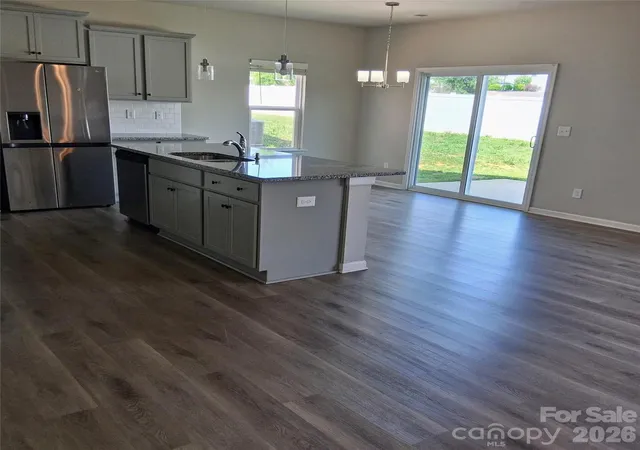 Photo 2 of Single family home for sale at 4213 Stoneygreen Ln, Charlotte, NC 28215 | MLS# 4428163 | Listing updated on 2026-09-26