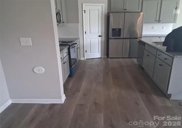 Photo 3 of Single family home for sale at 4213 Stoneygreen Ln, Charlotte, NC 28215 | MLS# 4428163 | Listing updated on 2026-09-26