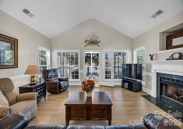 Photo 1 of Single family home for sale at 1960 White Rd, Camden, SC 29020 | MLS# 4428169 | Listing updated on 2026-10-28