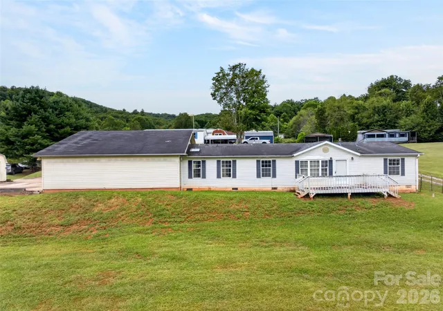 Photo 1 of Single family home for sale at 3 S Creek Dr, Leicester, NC 28748 | MLS# 4428172 | Listing updated on 2026-10-07