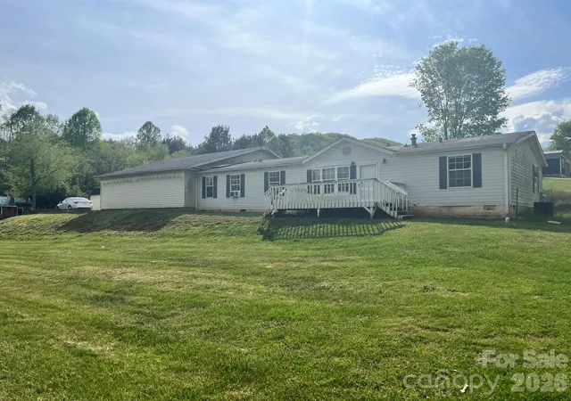 Single family home for sale at 3 S Creek Dr, Leicester, NC 28748 | MLS# 4428172