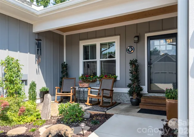 Photo 3 of Townhouse for sale at 9 Cozy Cottage Way, Arden, NC 28704 | MLS# 4428173 | Listing updated on 2026-10-01