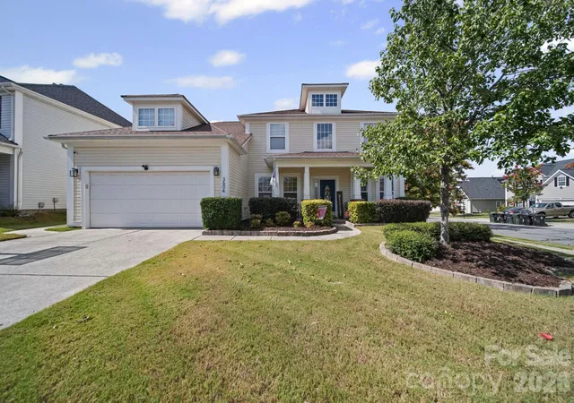 Photo 2 of Single family home for sale at 3604 Grovecreek Pond Dr, Concord, NC 28027 | MLS# 4428204 | Listing updated on 2026-10-01
