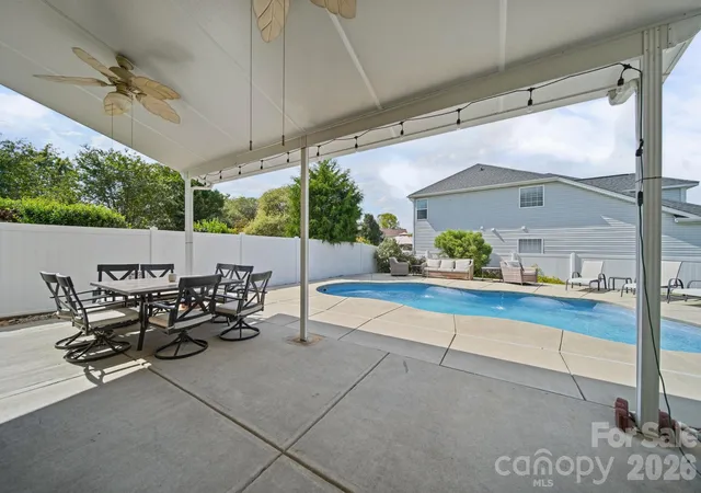Photo 4 of Single family home for sale at 3604 Grovecreek Pond Dr, Concord, NC 28027 | MLS# 4428204 | Listing updated on 2026-10-02