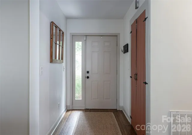 Photo 3 of Single family home for sale at 93 White Pine Dr, Fletcher, NC 28732 | MLS# 4428207 | Listing updated on 2026-10-03