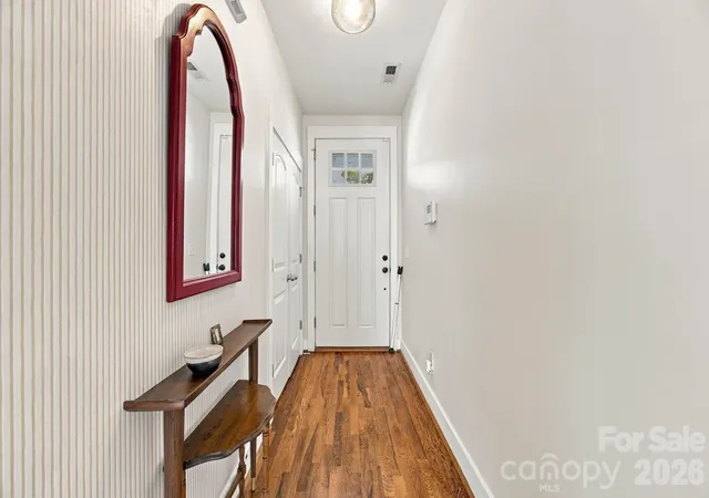 Photo 4 of Single family home for sale at 1505 Norris Ave, Charlotte, NC 28206 | MLS# 4428212 | Listing updated on 2026-10-03