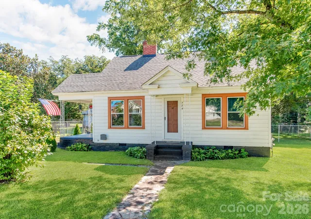 Photo 3 of Single family home for sale at 734 Tanglewood Dr, Salisbury, NC 28144 | MLS# 4428213 | Listing updated on 2026-10-03