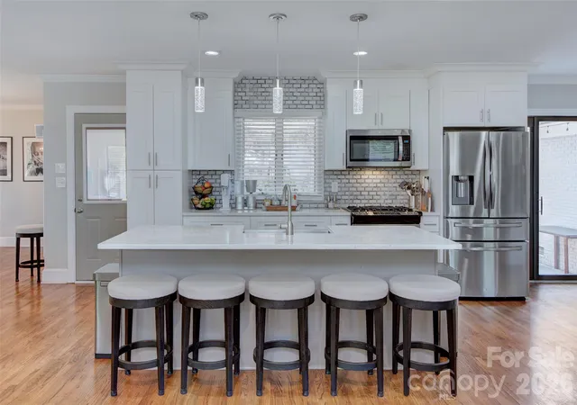 Photo 3 of Single family home for sale at 1230 Redcoat Dr, Charlotte, NC 28211 | MLS# 4428216 | Listing updated on 2026-10-08