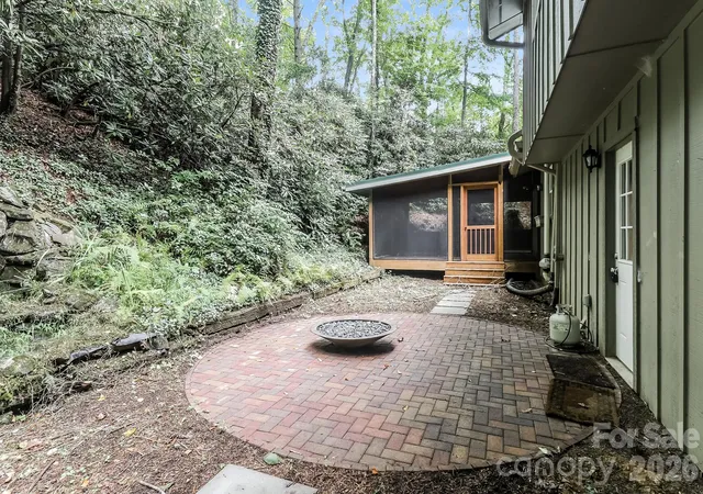 Photo 4 of Single family home for sale at 522 Glen Cannon Dr, Pisgah Forest, NC 28768 | MLS# 4428217 | Listing updated on 2026-09-25