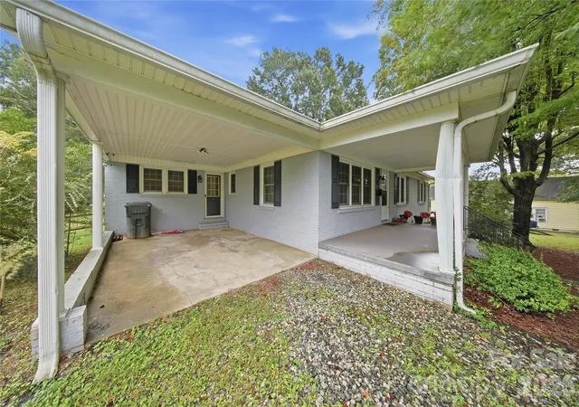 Photo 2 of Single family home for sale at 605 S Styers St, Cherryville, NC 28021 | MLS# 4428223 | Listing updated on 2026-10-01