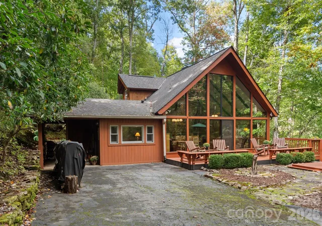 Photo 3 of Single family home for sale at 239 Cheulah Rd, Brevard, NC 28712 | MLS# 4428226 | Listing updated on 2026-10-14