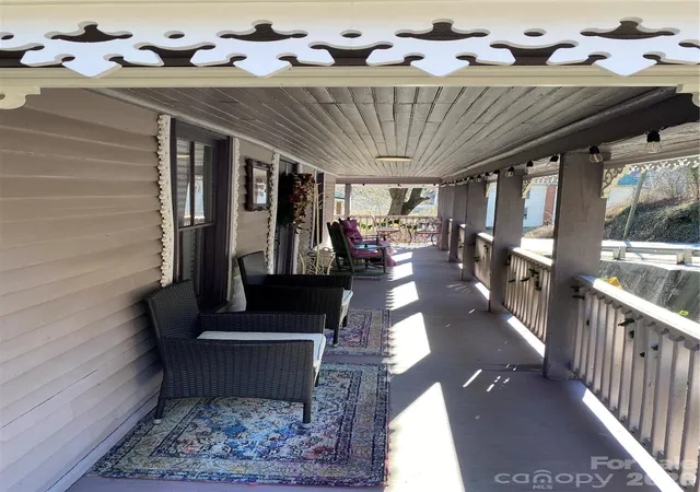 Photo 4 of Sale Pending at 300 N Main St, Marshall, NC 28753 | MLS# 4428239 | Listing updated on 2026-09-30