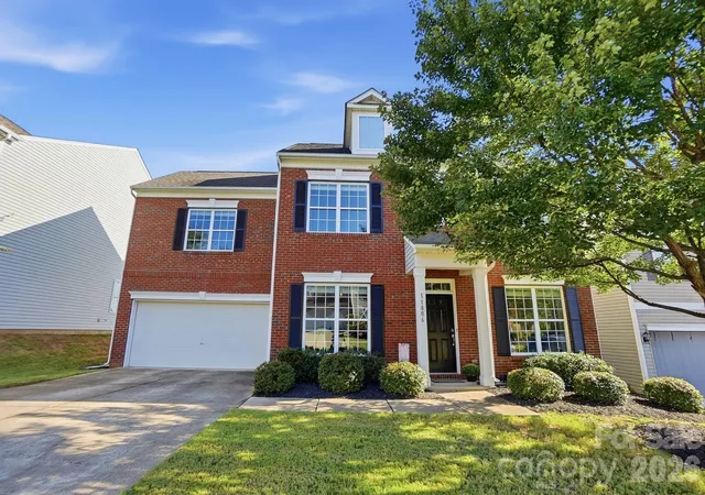 Photo 3 of Single family home for sale at 11806 Carolina Blossom Ln, Pineville, NC 28134 | MLS# 4428240 | Listing updated on 2026-10-06