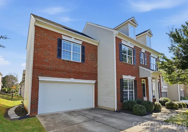 Photo 4 of Single family home for sale at 11806 Carolina Blossom Ln, Pineville, NC 28134 | MLS# 4428240 | Listing updated on 2026-10-06