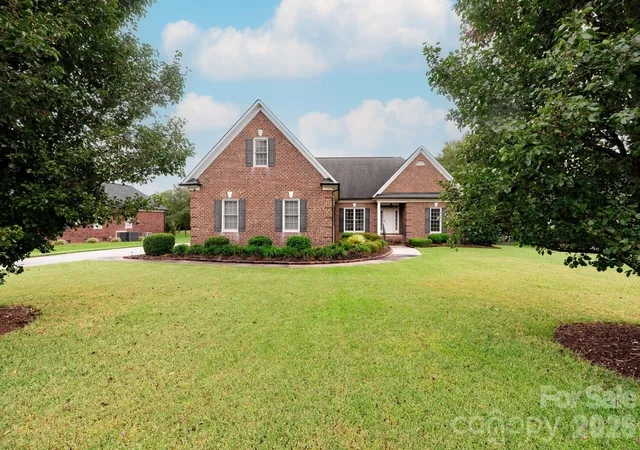 Photo 1 of Single family home for sale at 7060 Bovine Ln, Harrisburg, NC 28075 | MLS# 4428246 | Listing updated on 2026-09-30