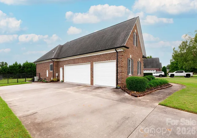 Photo 2 of Single family home for sale at 7060 Bovine Ln, Harrisburg, NC 28075 | MLS# 4428246 | Listing updated on 2026-09-30