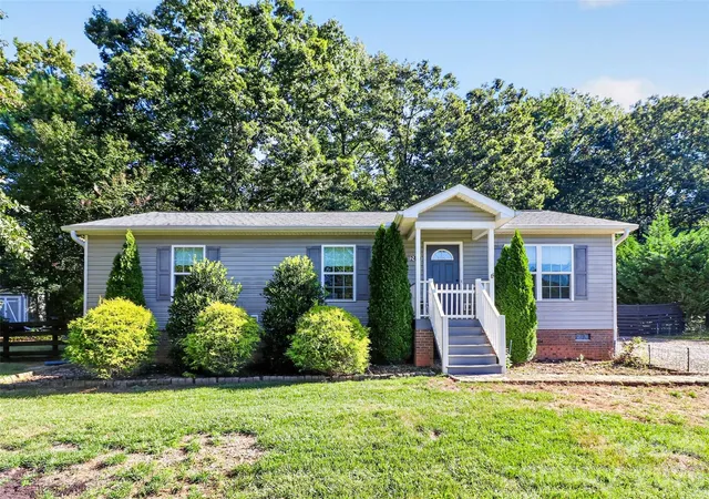 Photo 1 of Single family home for sale at 2454 Oak Valley Ln, Maiden, NC 28650 | MLS# 4428248 | Listing updated on 2026-09-29