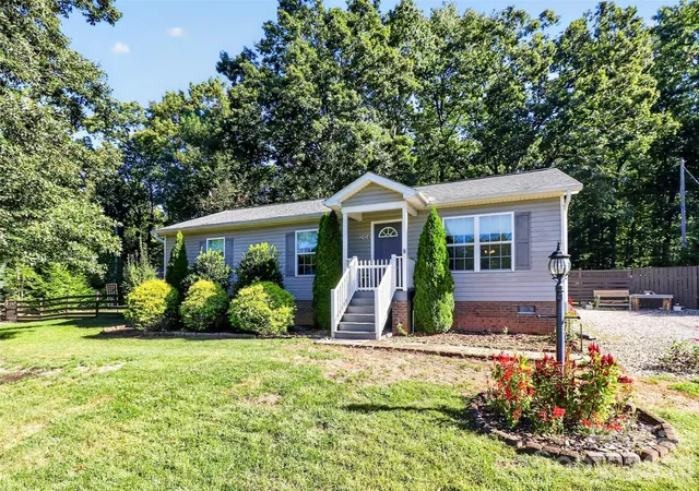 Photo 3 of Single family home for sale at 2454 Oak Valley Ln, Maiden, NC 28650 | MLS# 4428248 | Listing updated on 2026-09-29